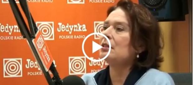 Małgorzata Kidawa-Błońska porównała polskich imigrantów zarobkowych do muzułmanów przybywających po zasiłek. Małgorzata Kidawa-Błońska porównała polskich imigrantów zarobkowych do muzułmanów przybywających po zasiłek.