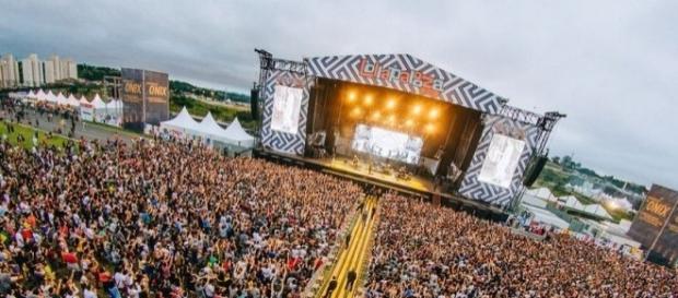 O Autódromo de Interlagos recebe mais uma vez o Lollapalooza Brasil. O Autódromo de Interlagos recebe mais uma vez o Lollapalooza Brasil.