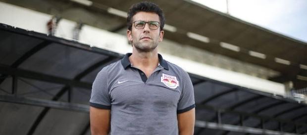 Treinador Alberto Valentim não quis falar sobre a confusão Treinador Alberto Valentim não quis falar sobre a confusão