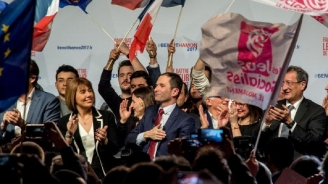 Primaire à gauche: derniers meetings pour Benoît Hamon et Manuel ... - rfi.fr