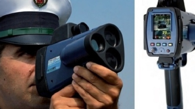 Super autovelox, multa per chi usa il cellulare