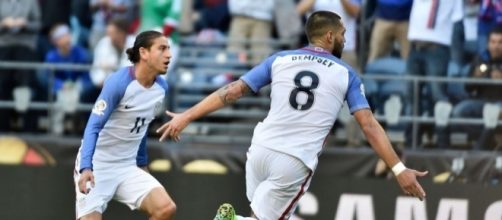 Clint Dempsey Header Puts U.S. Up 1-0 Over Ecuador | The Big Lead - thebiglead.com