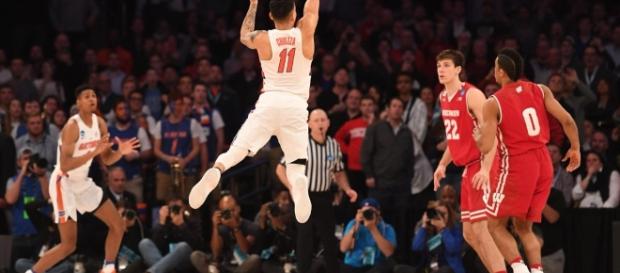Con este canastón de último segundo, Florida pasó sobre Wisconsin en el Sweet 16. Con este canastón de último segundo, Florida pasó sobre Wisconsin en el Sweet 16.