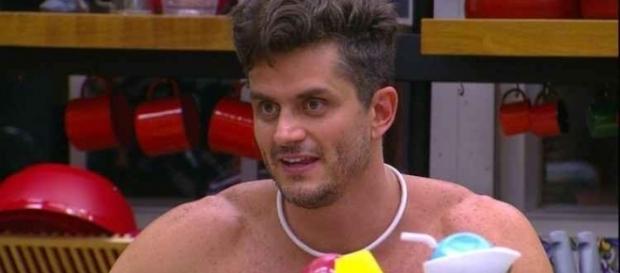Ele impactou milhares de telespectadores do BBB 17 após afirmação Ele impactou milhares de telespectadores do BBB 17 após afirmação