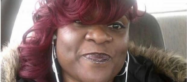 Rhonda Kemp Shoffner acusada pela morte da filha Rhonda Kemp Shoffner acusada pela morte da filha