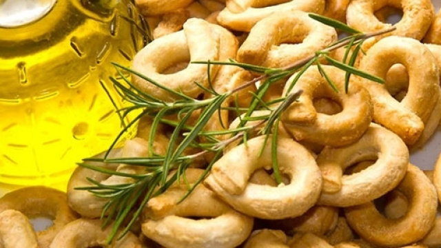 Taralli pugliesi: tra tradizione e bont&agrave;