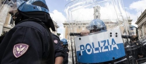 A Roma ha vinto la strategia della tensione, in piazza più poliziotti e giornalisti che manifestanti