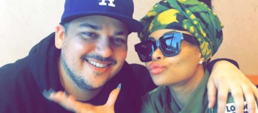 Blac Chyna Lifts Her Top to Flaunt Post-Baby Weight-Loss Results ... - extratv.com
