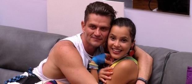 BBB17! Emilly e Marcos, o casal desfeito? BBB17! Emilly e Marcos, o casal desfeito?