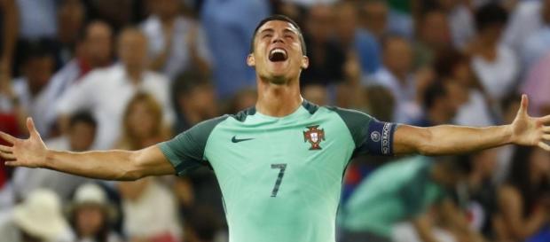 Cristiano Ronaldo accumule les records ! Cristiano Ronaldo accumule les records !