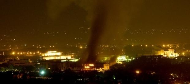 Hotelul Marriot din Islamabad la scurt timp după explozia din noaptea de 20 septembrie 2008 - Foto: Wikipedia Hotelul Marriot din Islamabad la scurt timp după explozia din noaptea de 20 septembrie 2008 - Foto: Wikipedia