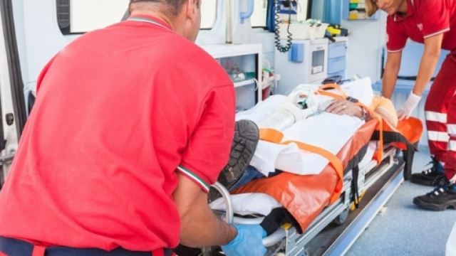 Gorizia, cade dalla bici e si ferisce gravemente