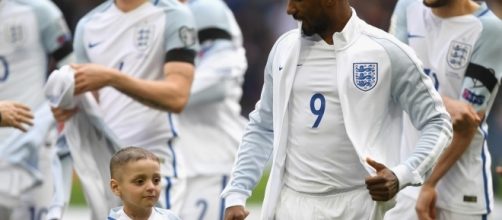 Il piccolo Bradley con Jermain Defoe