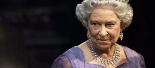 La Regina Elisabetta cerca un arredatore per tre residenze