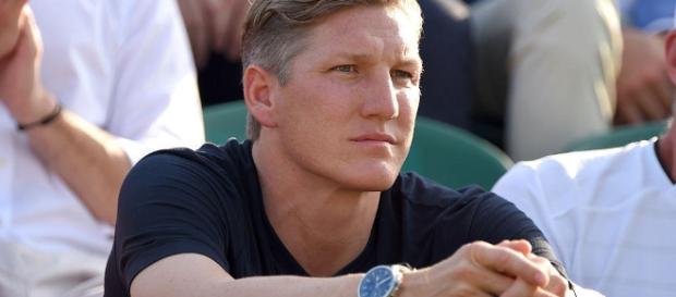 Bastian Schweinsteiger: Er macht Schluss mit Manchester United! Besorgt in die Zukunft zu blicken, braucht er jedoch nicht! | GALA.de - gala.de Bastian Schweinsteiger: Er macht Schluss mit Manchester United! Besorgt in die Zukunft zu blicken, braucht er jedoch nicht! | GALA.de - gala.de