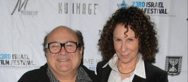 Danny DeVito, Rhea Perlman split after 46 years - Photo: Blasting News Library - dailyherald.com Danny DeVito, Rhea Perlman split after 46 years - Photo: Blasting News Library - dailyherald.com
