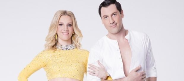 Maksim Chmerkovskiy injured on "Dancing with the Stars" - Photo: Blasting News Library - justjaredjr.com Maksim Chmerkovskiy injured on "Dancing with the Stars" - Photo: Blasting News Library - justjaredjr.com