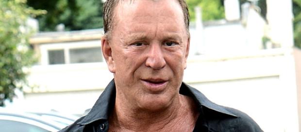 Mickey Rourke in una foto attuale Mickey Rourke in una foto attuale