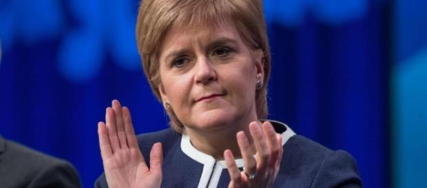 SNP tunnel vision on independence harms education, healthcare and ... - thesun.co.uk SNP tunnel vision on independence harms education, healthcare and ... - thesun.co.uk