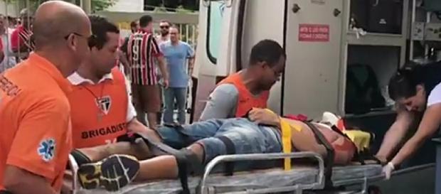 Torcedor teve ferimentos na cabeça e fratura Torcedor teve ferimentos na cabeça e fratura