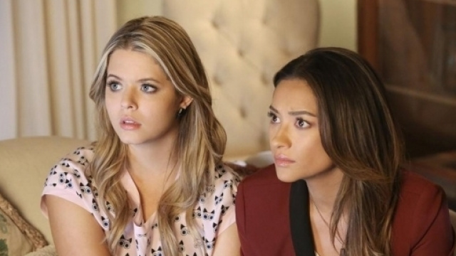 Pretty Little Liars&nbsp;: La saison 7B promet d&rsquo;&ecirc;tre &lsquo;d&eacute;go&ucirc;tante&rsquo; et &lsquo;bizarre&rsquo;&nbsp;!