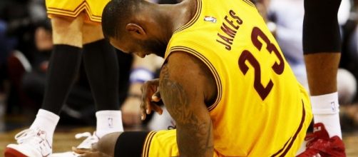 LeBron is ok after his injury scare against the Spurs, but the Cavs are at an all-time low - scmp.com