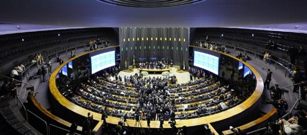 Cadeiras no parlamento serão bem disputadas Cadeiras no parlamento serão bem disputadas