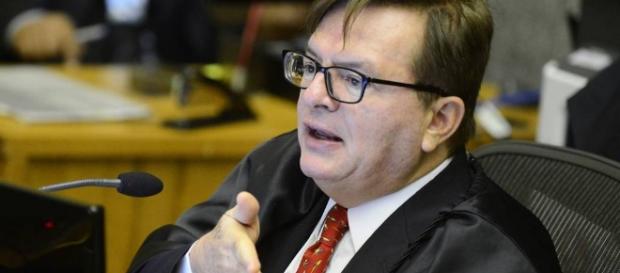 Herman Benjamin faz declarações bombásticas Herman Benjamin faz declarações bombásticas
