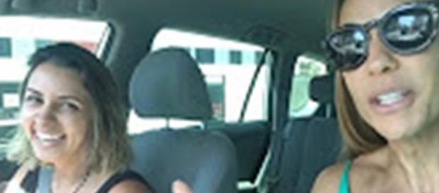 Ivete Sangalo pede carona a fã Ivete Sangalo pede carona a fã
