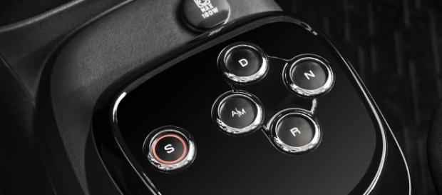 Para engabelar consumidor, Fiat rebatiza o sistema Dualogic de GSR, na linha 2018 do Mobi; motor a combustão que BMW esconde pode incendiar o i3 Para engabelar consumidor, Fiat rebatiza o sistema Dualogic de GSR, na linha 2018 do Mobi; motor a combustão que BMW esconde pode incendiar o i3