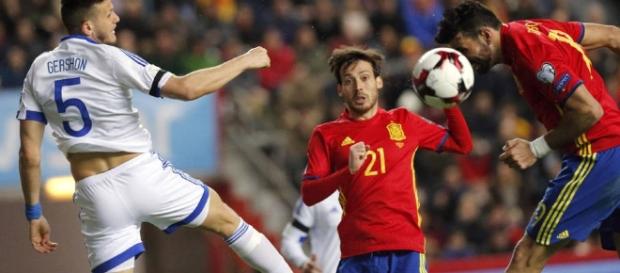 Silva (21) marcó el primer tanto de la Roja en Saint Denis. Foto: EFE Silva (21) marcó el primer tanto de la Roja en Saint Denis. Foto: EFE