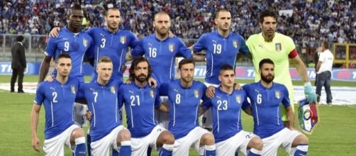 Nazionale italiana di calcio in una partita di qualificazione ai Mondiali.