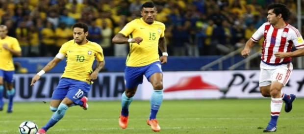 Brasil de Neymar e Paulinho passeou sobre o Paraguai Brasil de Neymar e Paulinho passeou sobre o Paraguai