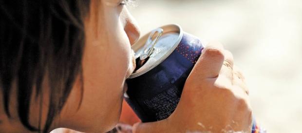 Uso de latinhas não higienizadas aumenta risco de contaminação por leptospirose Uso de latinhas não higienizadas aumenta risco de contaminação por leptospirose