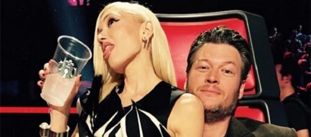 gwen stefani and blake shelton flirt on the voice gwen stefani and blake shelton flirt on the voice