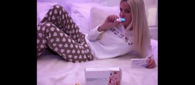 Jessica (Les Marseillais) : Accusée de faire trop de publicités ... - purepeople.com Jessica (Les Marseillais) : Accusée de faire trop de publicités ... - purepeople.com