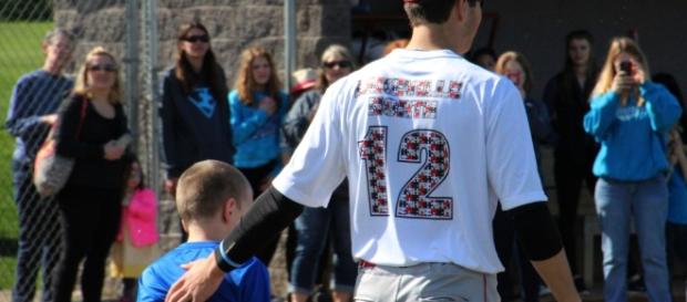 Lakeville baseball teams host autism awareness night - twincities.com Lakeville baseball teams host autism awareness night - twincities.com