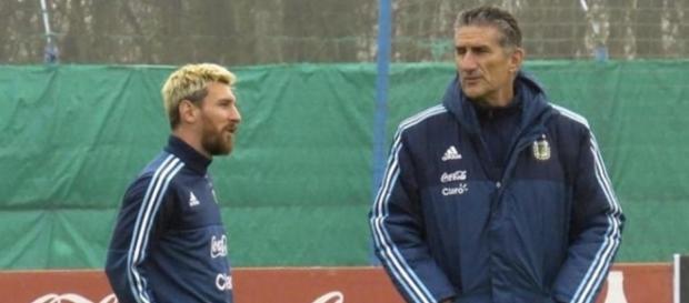 Messi y Bauza en una concentración con Argentina. Foto diariodevalladolid.es Messi y Bauza en una concentración con Argentina. Foto diariodevalladolid.es