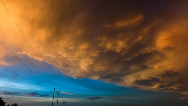 Storm Chasing Photography with Tempest tornado chasing Tours 2010. - capturingadventure.com