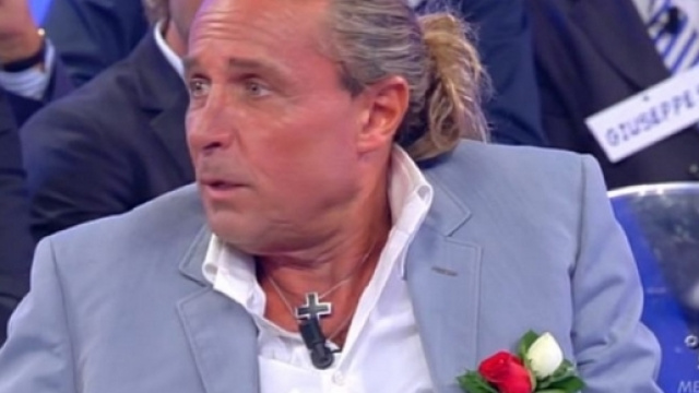 Uomini e Donne: Marco Firpo tra Gemma e Giorgio.