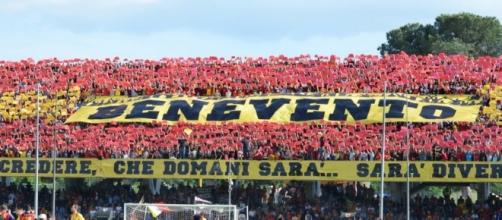 Problemi per tredici tifosi del Benevento