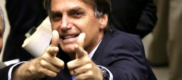 Bolsonaro concorrerá à Presidência em 2018 Bolsonaro concorrerá à Presidência em 2018