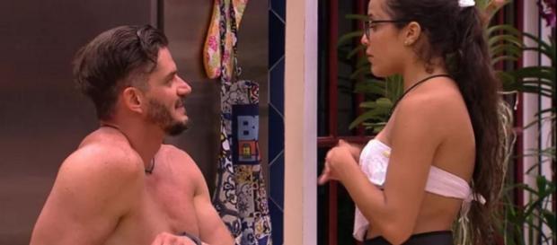 Emilly e Marcos polemizam no ''BBB 17'' Emilly e Marcos polemizam no ''BBB 17''