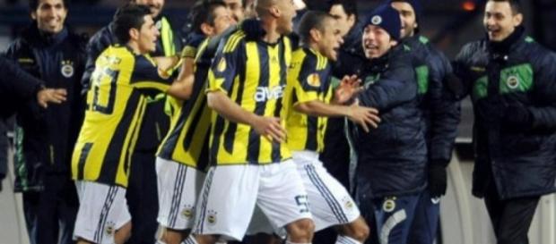 Fenerbahce exclu de la C1, Trabzonspor le remplace - francetvsport.fr Fenerbahce exclu de la C1, Trabzonspor le remplace - francetvsport.fr