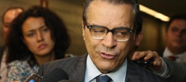 Henrique Alves desconhece movimentações em sua conta Henrique Alves desconhece movimentações em sua conta