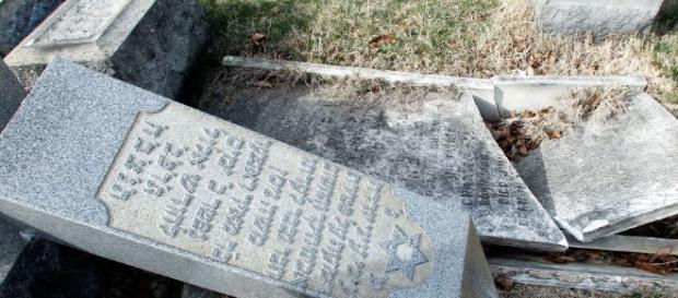 Jewish cemetery vandalized in Rochester, NY | Today Extra News - bplaced.com Jewish cemetery vandalized in Rochester, NY | Today Extra News - bplaced.com