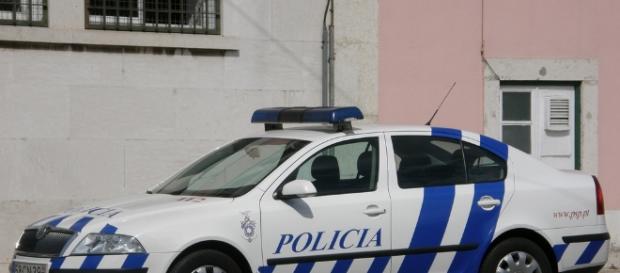 Mal a PSP foi alertada para o facto, enviou de imediato uma patrulha para o local Mal a PSP foi alertada para o facto, enviou de imediato uma patrulha para o local