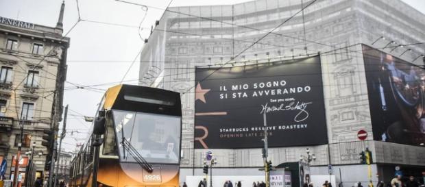 Milano: polemiche su imminente apertura di Starbucks - corriere.it Milano: polemiche su imminente apertura di Starbucks - corriere.it
