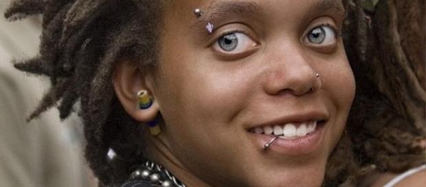 Mulata de olhos azuis: beleza singular brasileira Mulata de olhos azuis: beleza singular brasileira