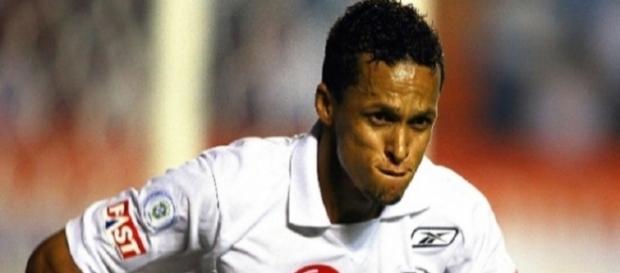 Souza foi preso no vestiário, instantes antes de entrar em campo (Foto: Reprodução Souza foi preso no vestiário, instantes antes de entrar em campo (Foto: Reprodução